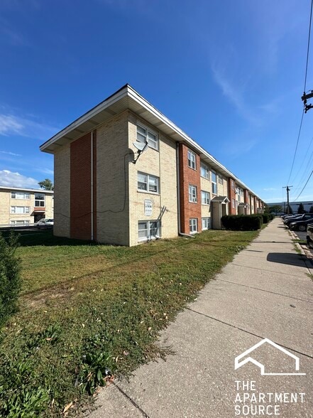 Building Photo - 3810 25th Ave