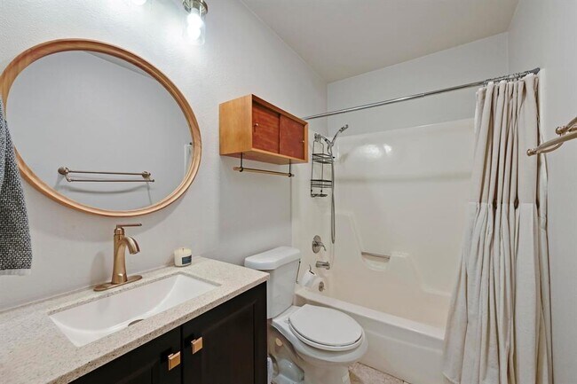 Building Photo - 7607 Whispering Winds Dr