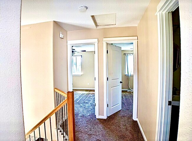 Building Photo - 8010 SE Henry St