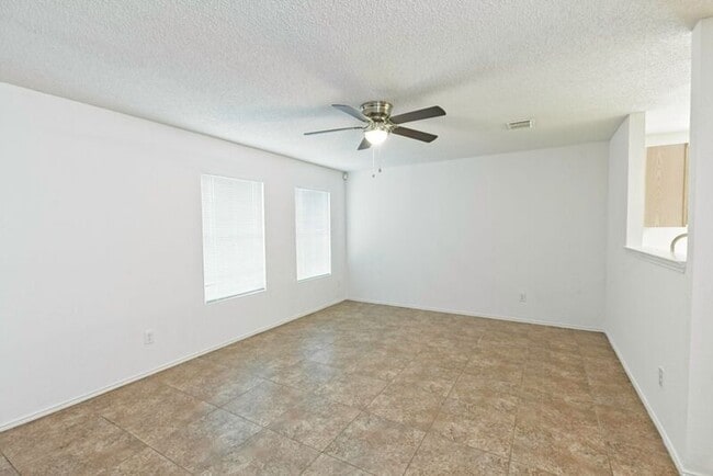 Building Photo - 2508 Clear Brook Dr