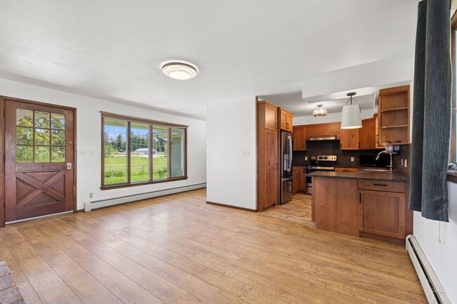 Building Photo - Whitefish Home