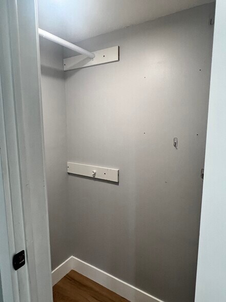 Building Photo - 67 E 400 N