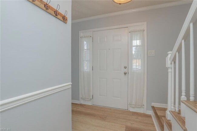 Building Photo - 521 Shakespeare Dr