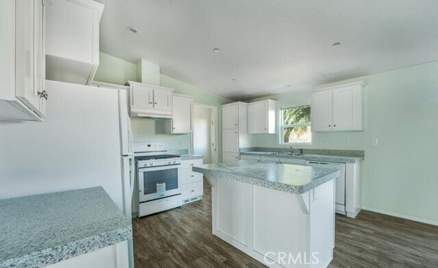 Building Photo - 26201 CA-74