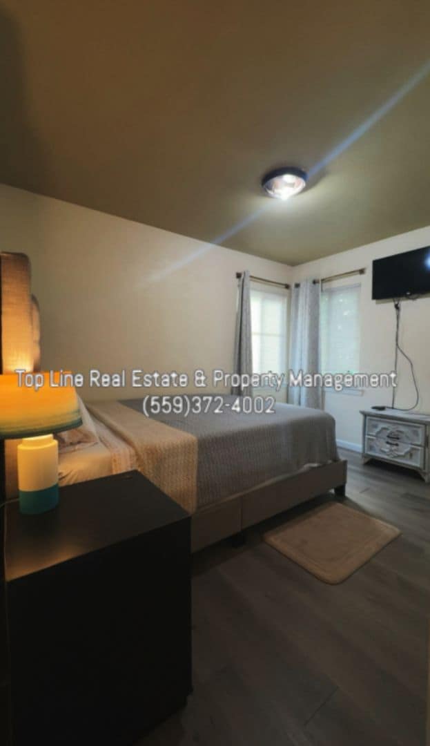 Building Photo - Spacious and well-located duplex in the he...