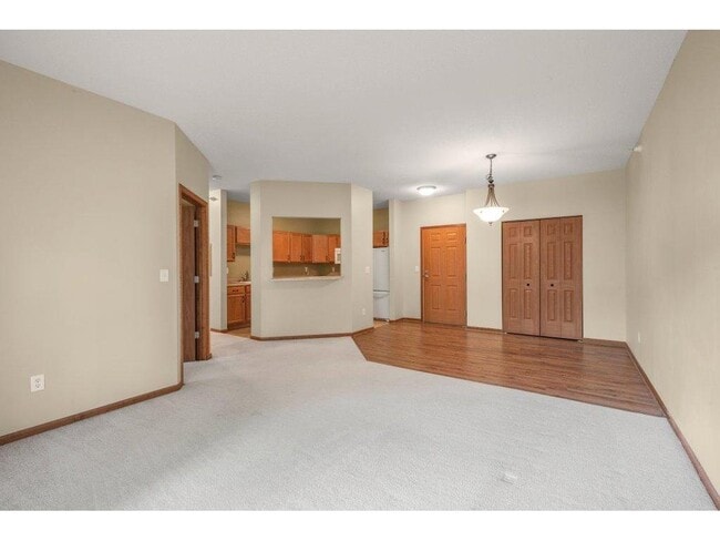 Building Photo - 114200 Hundertmark Rd W