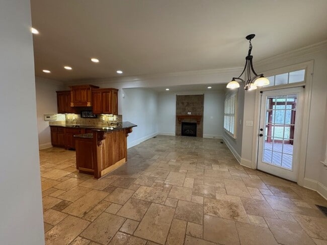 Building Photo - Eagle Ridge Golf Club!