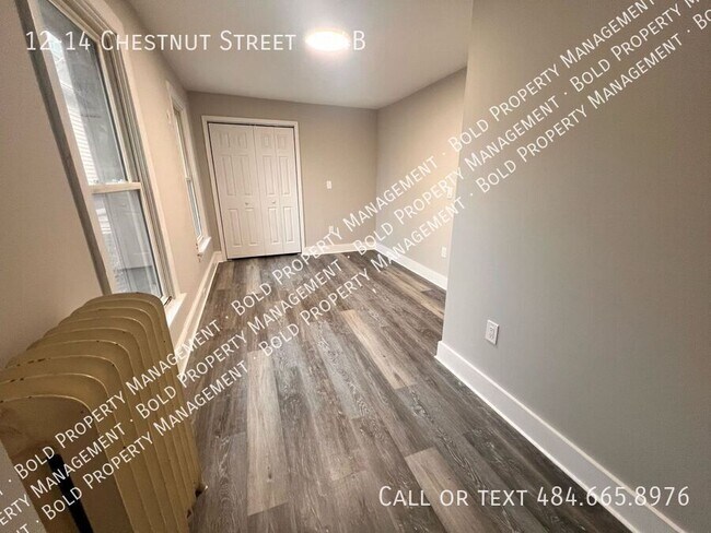 Building Photo - 12-14 Chestnut Street-14B