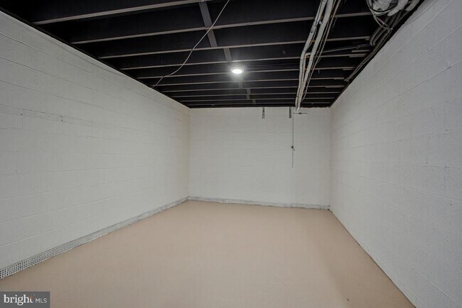 Building Photo - 9685 Howes Rd