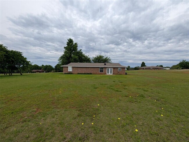 Building Photo - 409 SW 27th Pl