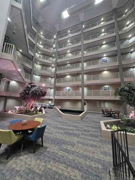 Building Photo - 11550 Southfork Ave