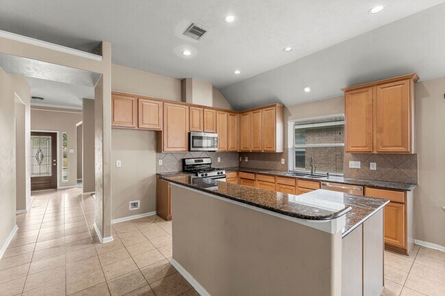 Building Photo - 30218 Deleon Fields Dr