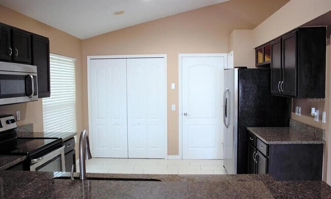 Building Photo - 6414 Open Pasture Ct