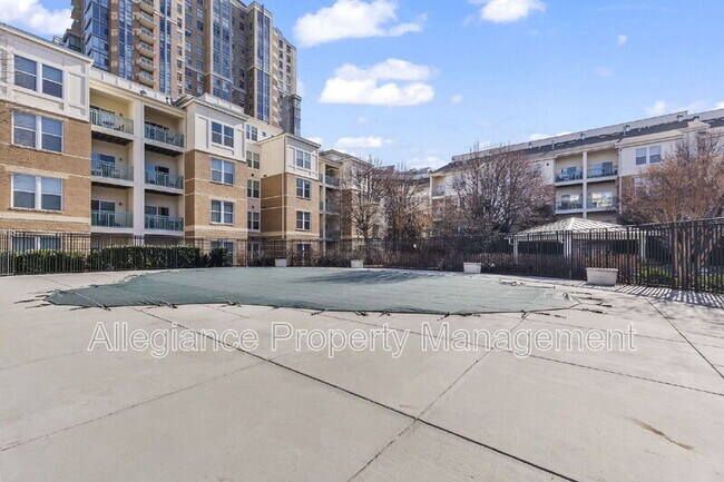 Building Photo - 12000 Market St