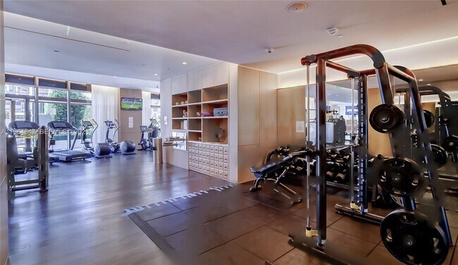 Building Photo - 801 S Miami Ave