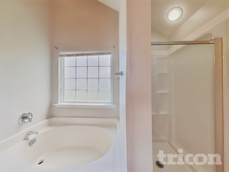 Building Photo - 851 Red Oak Tree Dr