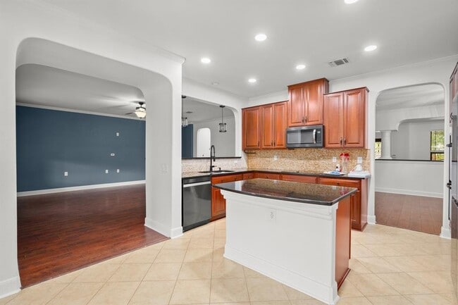 Building Photo - 8717 Panadero Dr