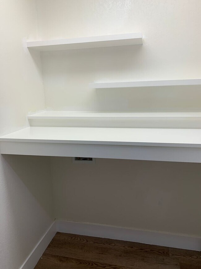 Building Photo - Beautifully Remodeled  4 Bedroom Home In A Desirable Location In Turlock!!