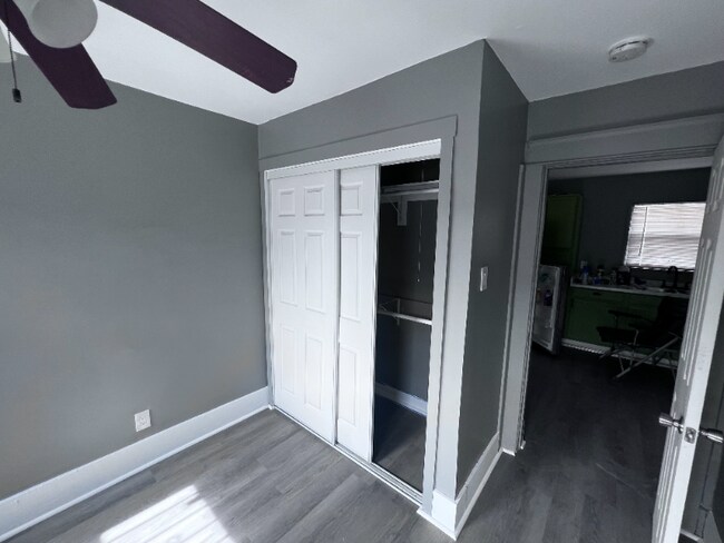 Building Photo - 5850 Estrella Ave