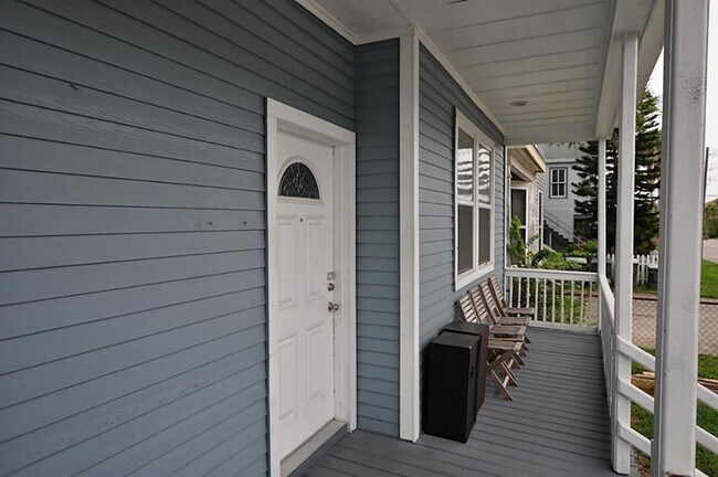 Primary Photo - 2107 Avenue O 1/2 Ave