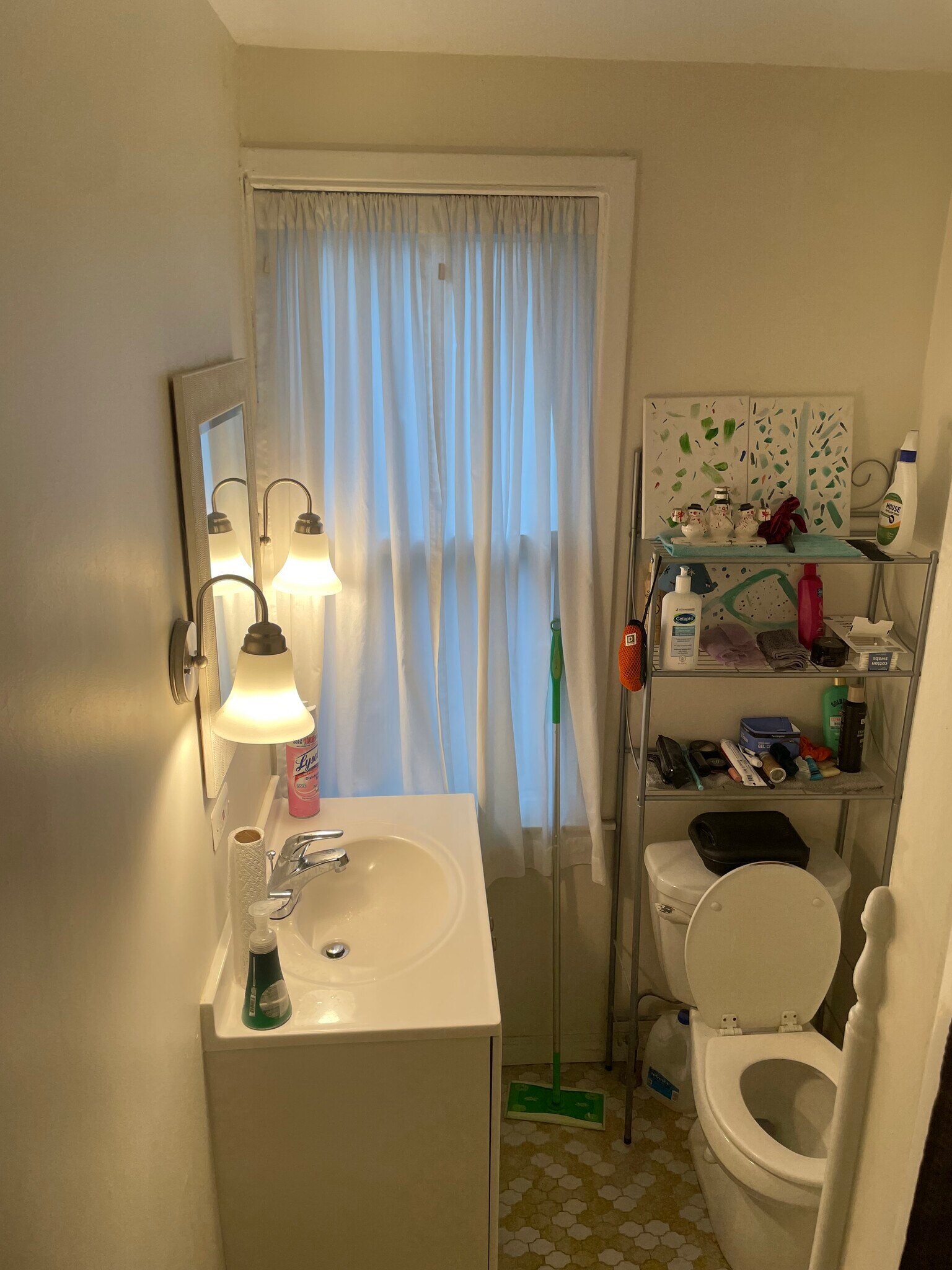 Building Photo - 108 Hasbrook Ave