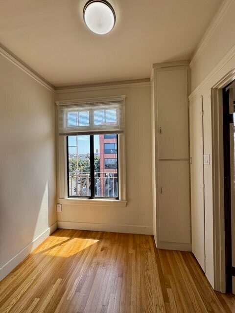 Building Photo - 405 6th Ave