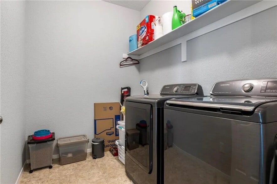 Laundry Room - 805 NW 70th Ave