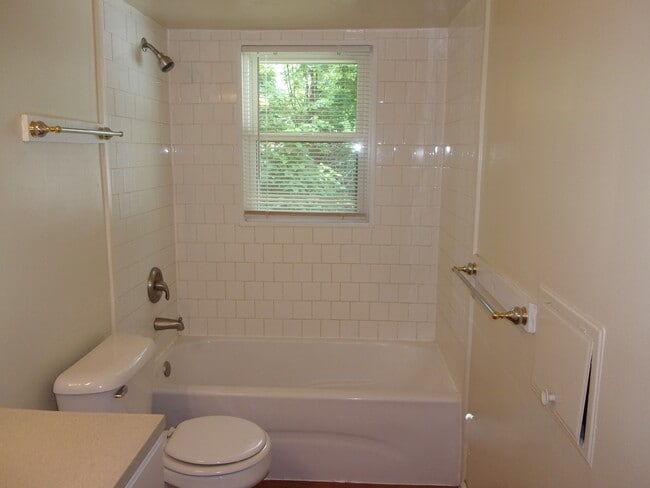 Building Photo - 3538 Orchard Dr