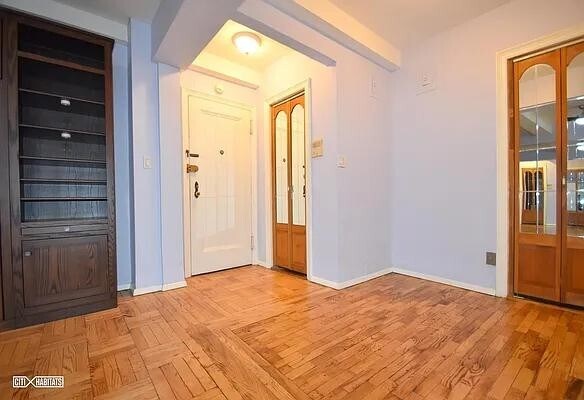 Building Photo - 140 E 40th St