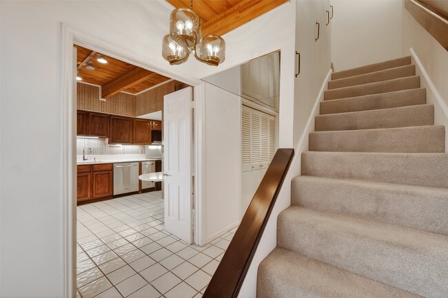 Building Photo - 5338 Brownway St