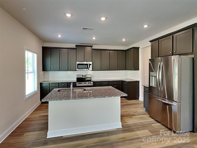 Building Photo - 139 Queenshall Rd