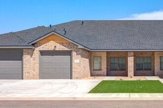 Building Photo - 2 Bedroom Townhome in Escondido - Frenship ISD