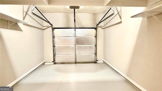 Building Photo - 6243 Shoreview Cir