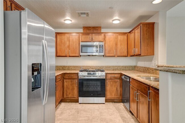 Building Photo - 6868 Sky Pointe Dr