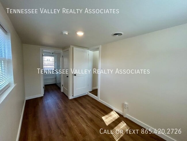 Building Photo - 2321 Bradford St