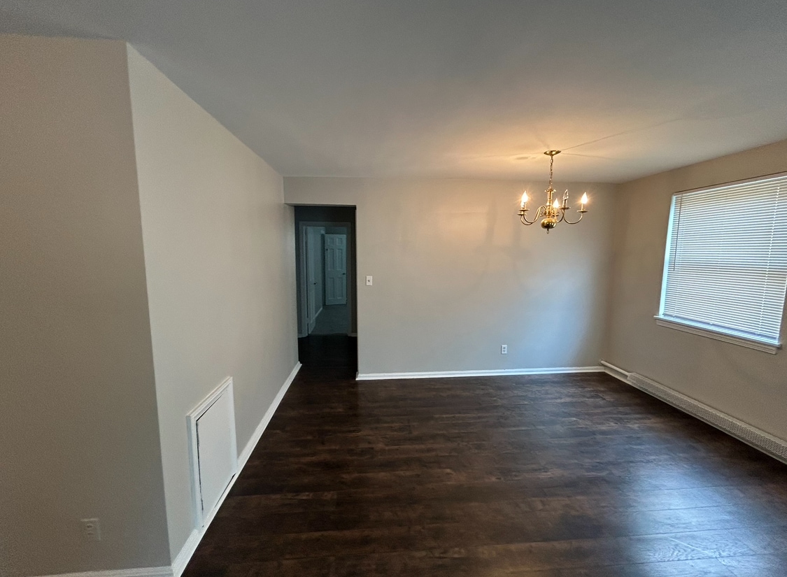 Building Photo - 13781 Cedar Rd