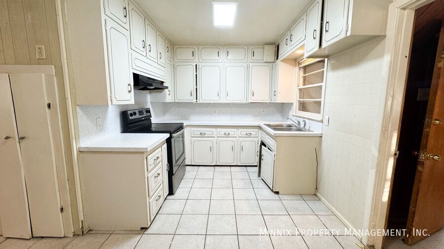 Building Photo - 4411 45th St