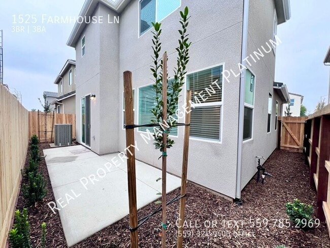 Building Photo - 1525 Farmhouse Ln