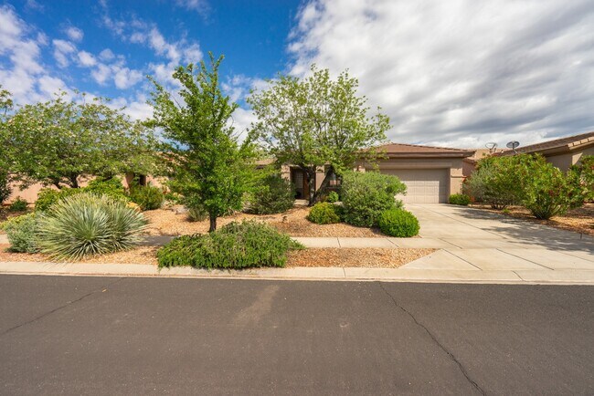 Building Photo - Fully Furnished 3 Bedroom Home In Coral Canyon With Community Amenities