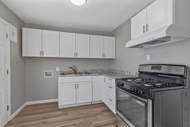 Building Photo - 3 Pershing Dr