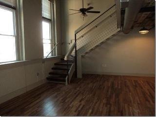 Building Photo - 215 Nash St Unit H