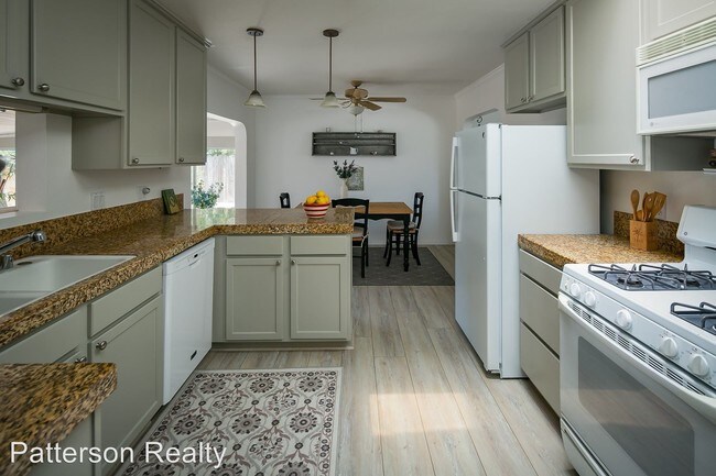 Building Photo - 166 Pier Ave