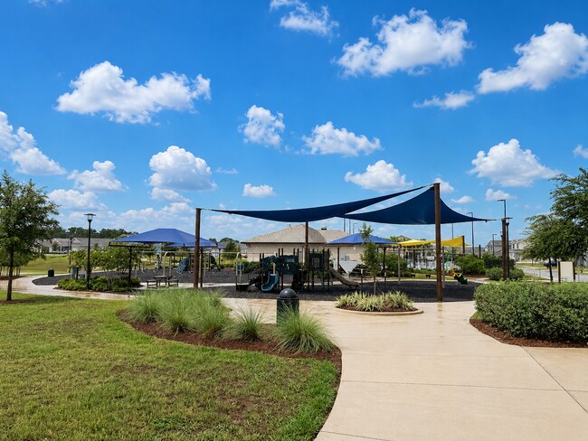 Building Photo - Experience modern & expansive living in this corner-lot 5Bedrooms/3.5Bath home at Ocala!