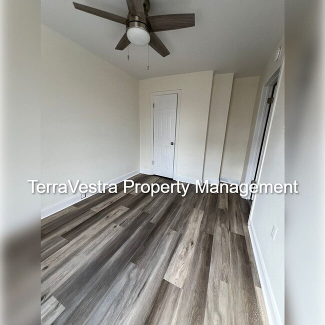 Building Photo - Great 2 Bed with a bonus room in Millville!