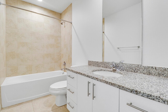 Building Photo - 6208 SE Portofino Cir