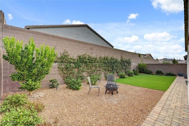 Building Photo - 3395 Stone View Ave