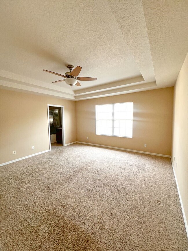 Building Photo - WOW-WATER & ELECTRICITY-INCLUDED IN RENT! MOVE IN JUNE! FANTASTIC 3x2.5 WITH 2 CAR GARAGE!!