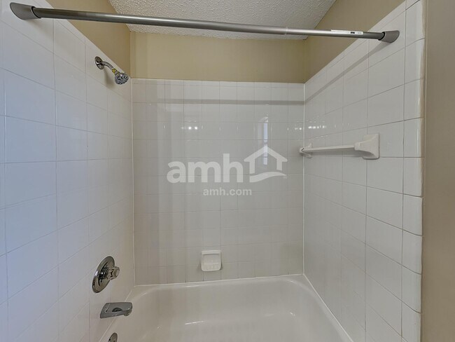 Building Photo - 3389 Westfield Dr