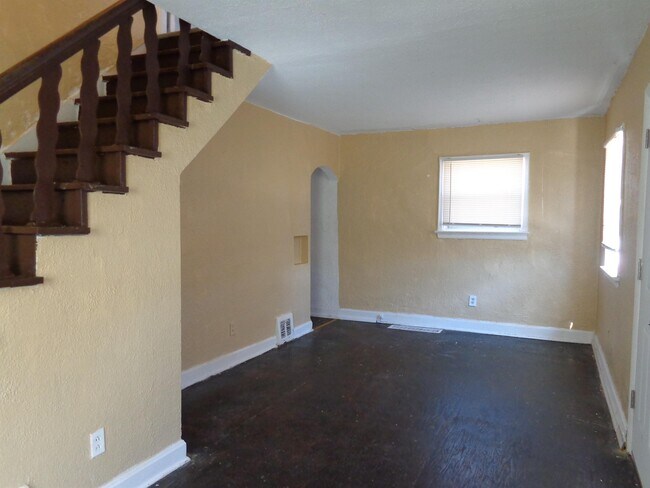 Building Photo - 2341 Hood Ave