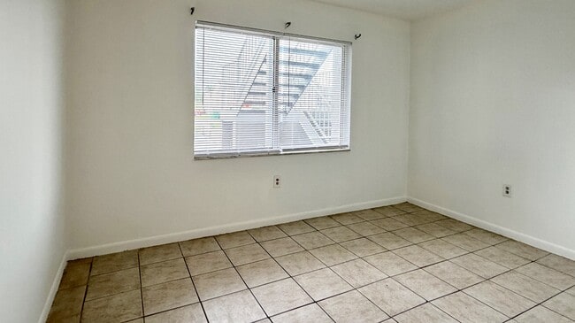 Building Photo - 101-107 Cory Ln